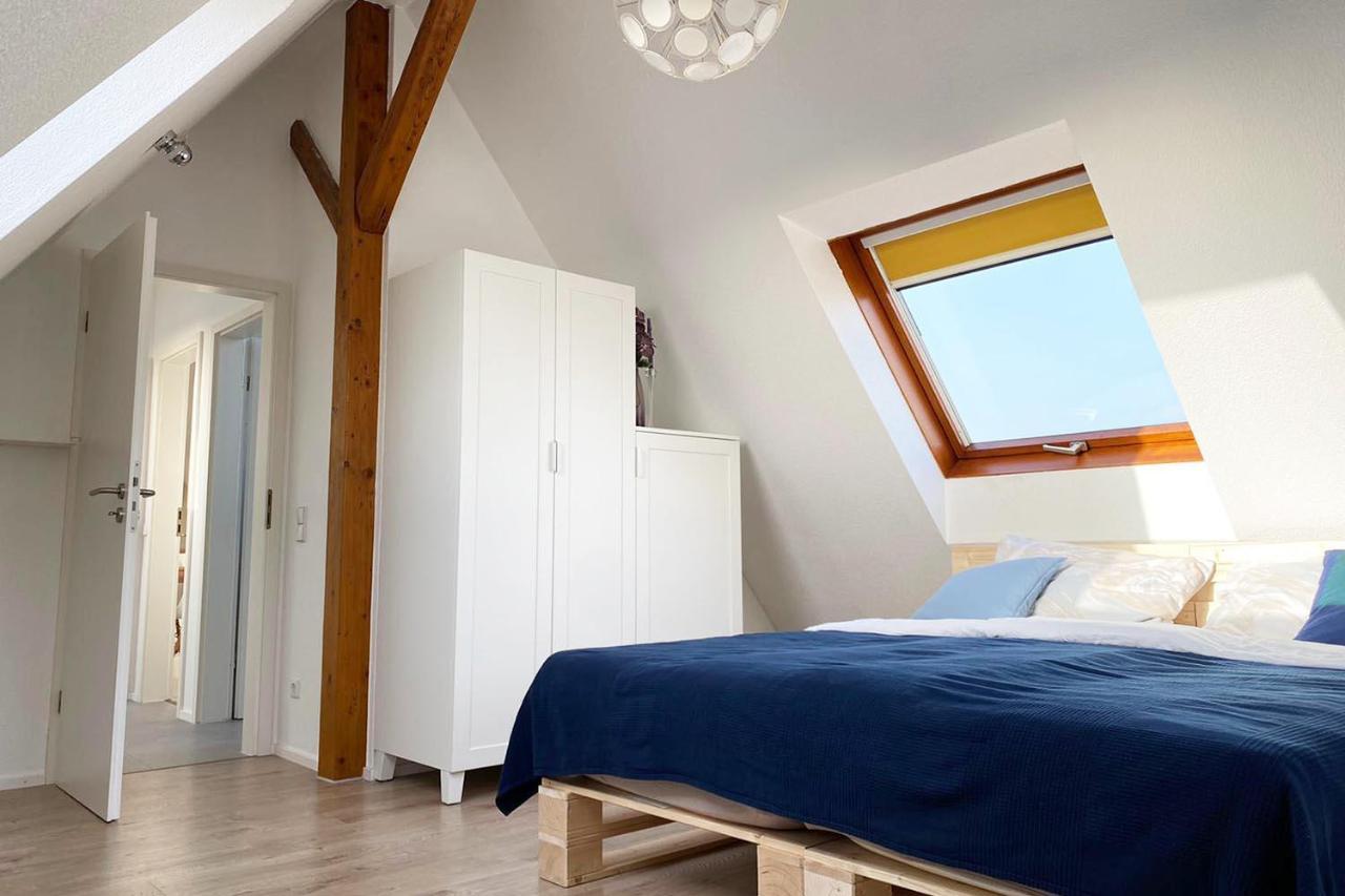 Gemütliche 2 Zimmerwohnung mit TV und WLAN Wendlingen am Neckar Exterior foto