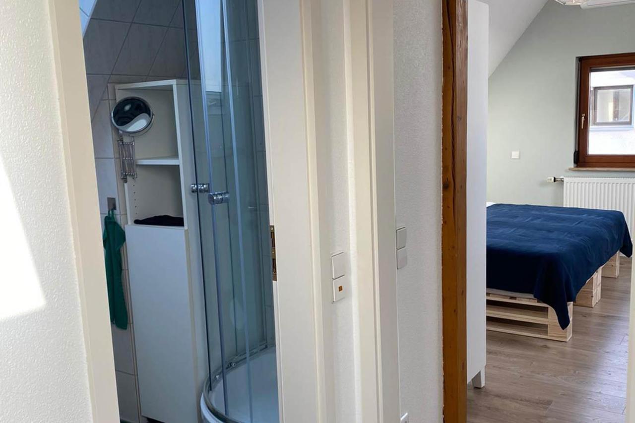 Gemütliche 2 Zimmerwohnung mit TV und WLAN Wendlingen am Neckar Exterior foto
