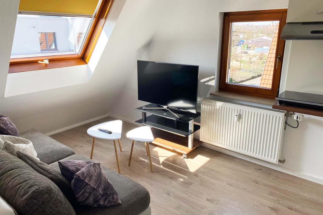 Gemütliche 2 Zimmerwohnung mit TV und WLAN Wendlingen am Neckar Exterior foto