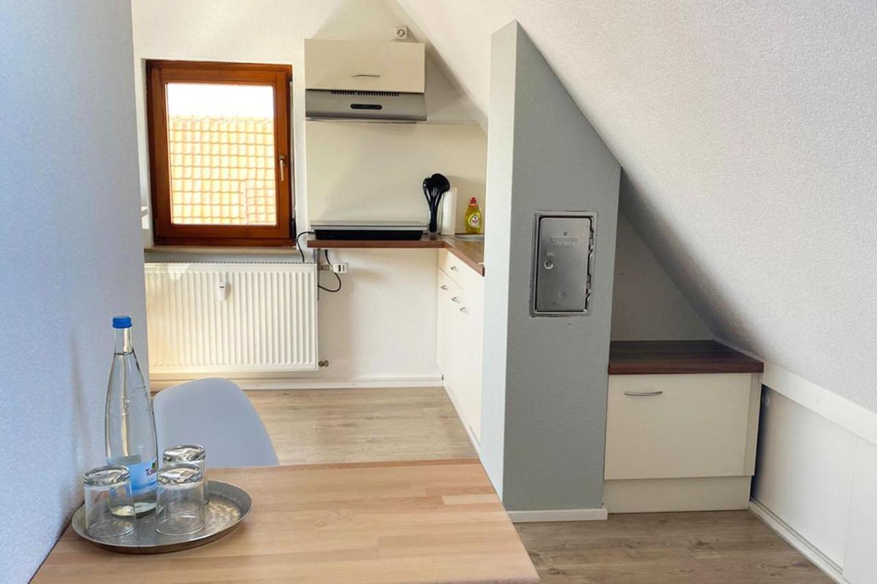 Gemütliche 2 Zimmerwohnung mit TV und WLAN Wendlingen am Neckar Exterior foto